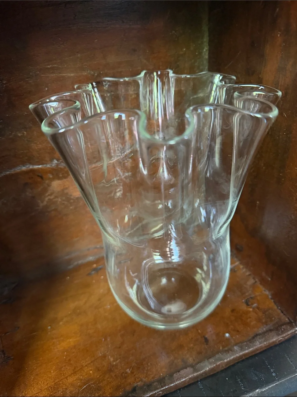 Clear Ruffle-Edge Glass Vase - Elegant Table Accent Vintage 8” tall